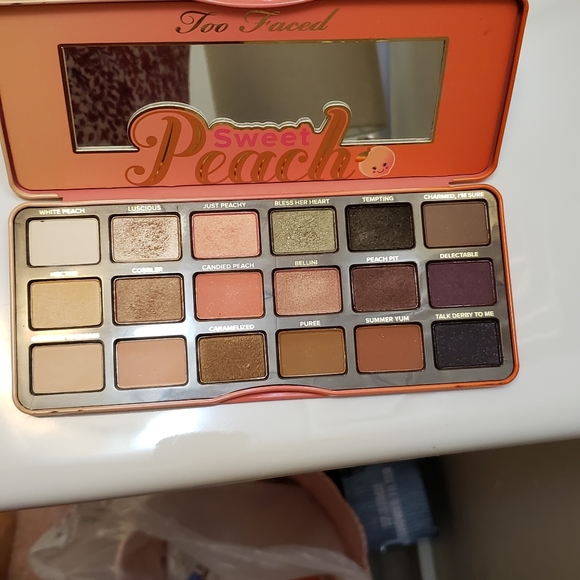 Makeup - Picture 2 of 3